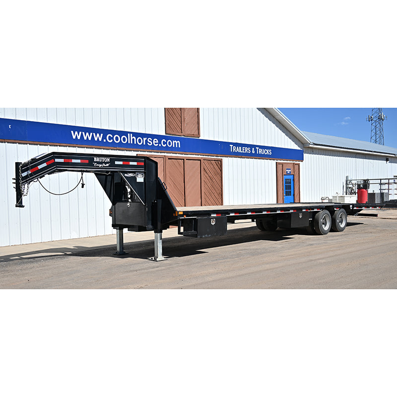 2021 Bruton Flatbed Trailer w/ Tandum Dual Axles, Hydrualic Dove Tail,