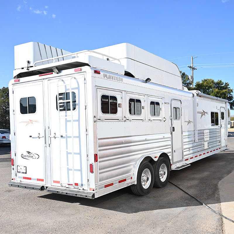 2013 Platinum 3 Horse Trailer 19' Outlaw Living Quarter