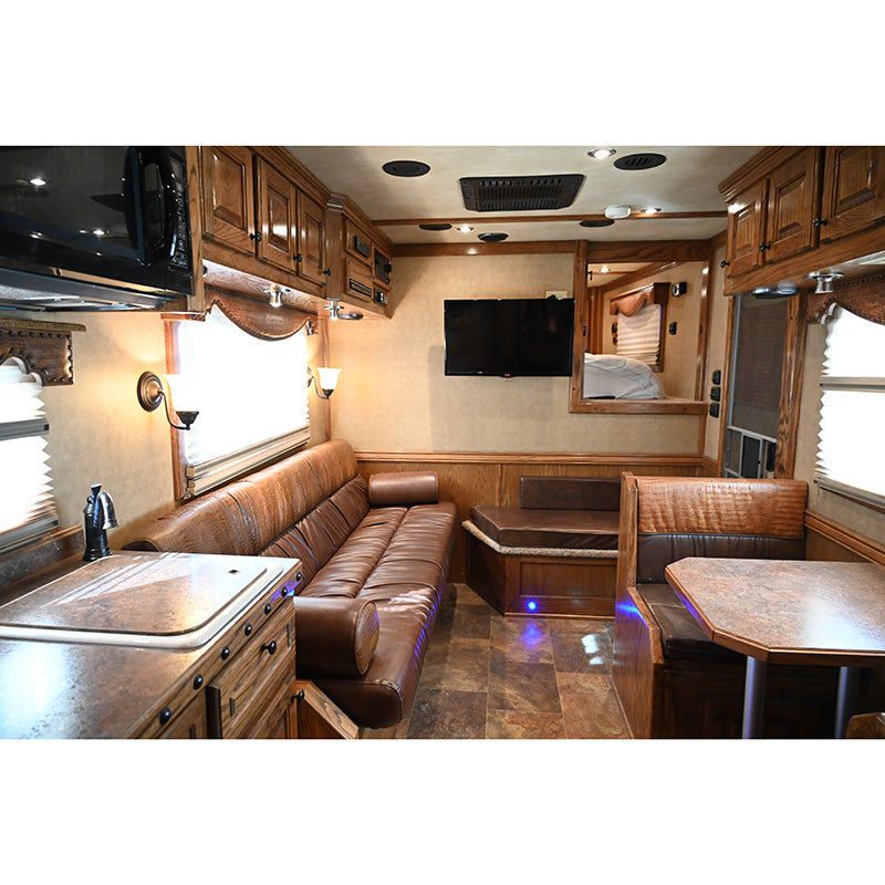 2013 Platinum 3 Horse Trailer 19' Outlaw Living Quarter