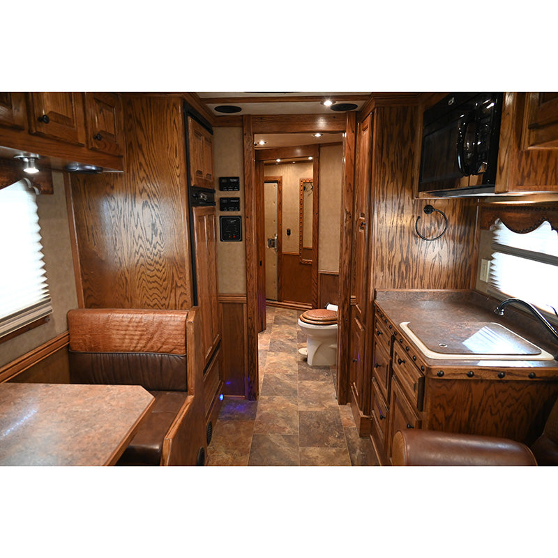 2013 Platinum 3 Horse Trailer 19' Outlaw Living Quarter